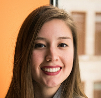 Victoria Lawson, CFO, एक वित्तीय ट्रेडिंग कंपनी की प्रमुख, हेडशॉट
